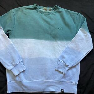Pull&Bear Men's Green and White Crewneck Sweater